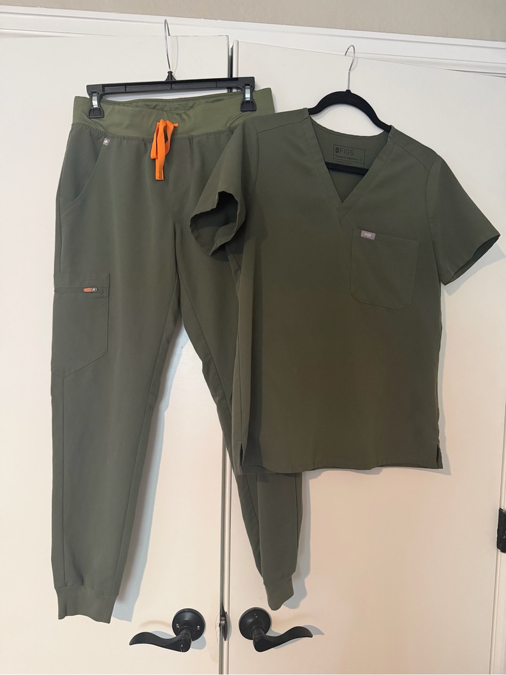 Figs scrub set - top & joggers